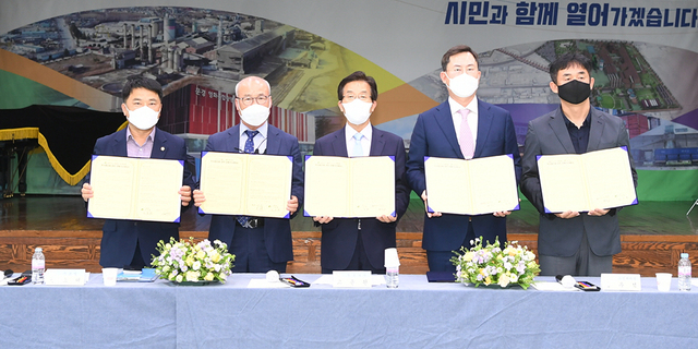 문경시의 적극적인 기업 맞춤형 전략으로 신기제2일반산업단지 및 농공단지 등에 많은 기업들을 투자유치하고 있다. 				/문경시 제공