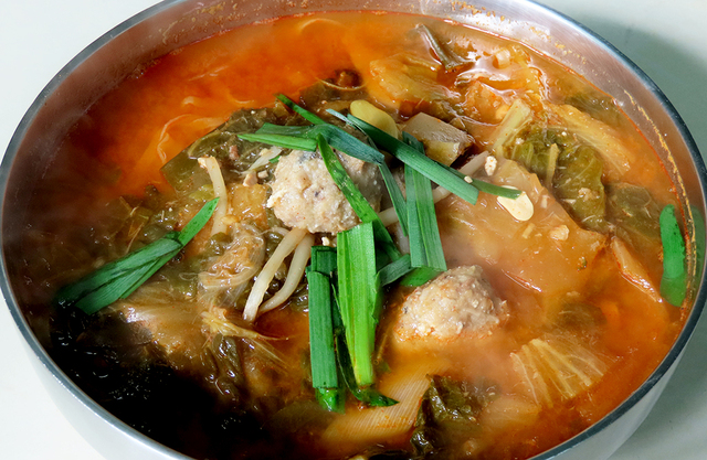 꽁치완자 시락국.