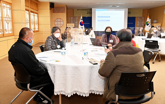 청송군이 운영하는 공약 군민배심원단.