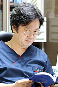 소설가 김강