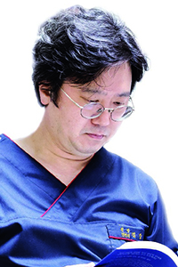 소설가 김강