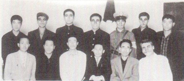 ‘조국’ 공연을 마친 ‘은하’ 단원과 관계자들. 윗줄 오른쪽에서 네 번째가 김삼일(1966).