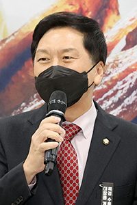 인사말을 하고 있는 김기현 국민의 힘 원내대표.  /사진=이용선기자
