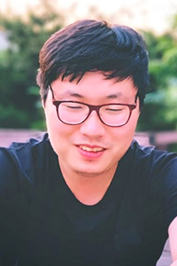 임지훈 2020년 문화일보, 서울신문 신춘문예 평론 부문에 당선된 문학평론가. 한양대 국문과 박사 과정을 수료했다.