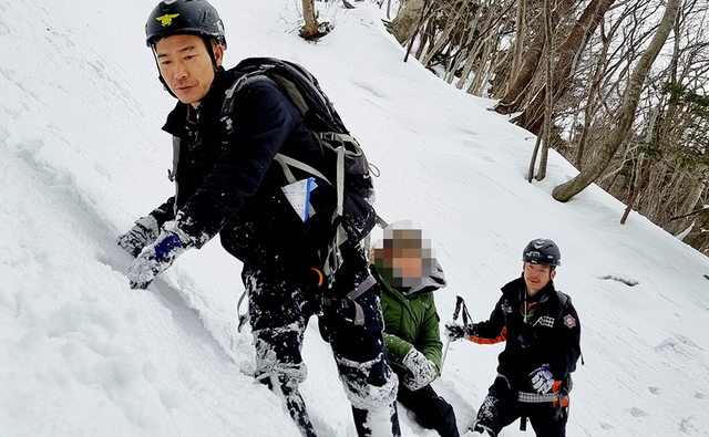 다음 등산라인을 따라 설산 산행을 하다 조난 다음날 구조된 A 대학생