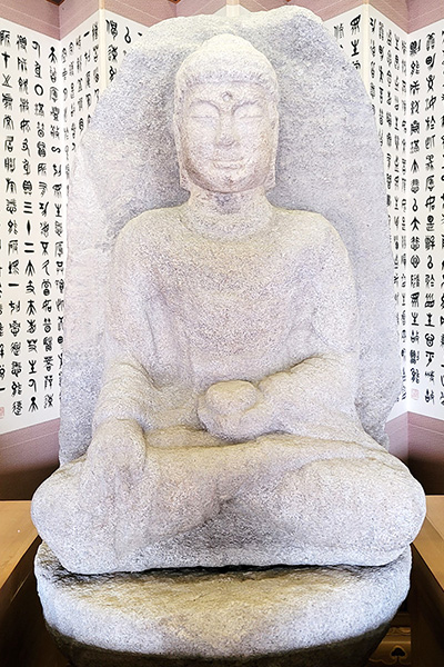 구미 남화사 석조약사여래좌상. /경북도 제공