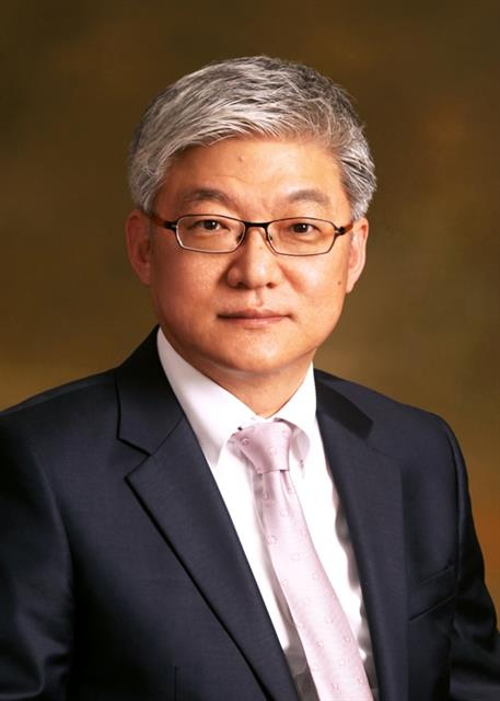                                 윤덕민 주일 대사