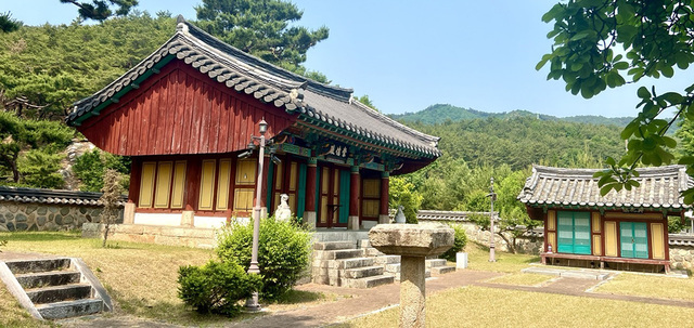 석탈해왕 제사 지내는 숭신전.