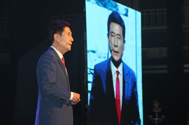 1일 포항문화예술회관에서 열린 제9대 포항시장 취임식에 참석한 이강덕 시장이 소감을 밝히고 있다. /포항시 제공