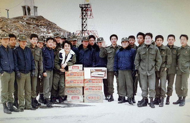 1984년 3월1일 독도경비대를 방문한 정광태 울릉도 홍보대사 