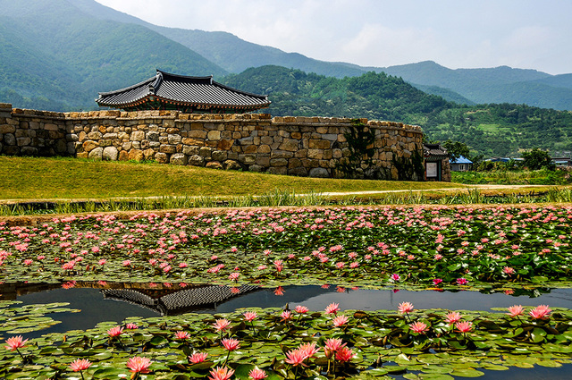 천연자원의 보고인 청도의 명물 중의 하나인 청도읍성.