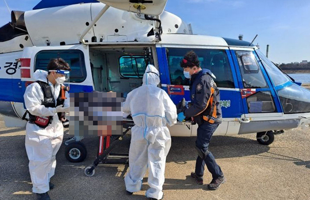 경상북도 소방헬기. 울릉도 응급환자를 위해 가끔씩 출동하지만 거의 대부분 해양경찰 헬기가 출동한다