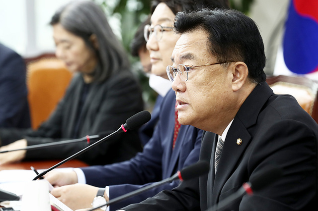 국민의힘 정진석 비상대책위원장이 14일 오전 서울 여의도 국회에서 열린 비상대책위원회 회의에서 발언하고 있다.   /연합뉴스