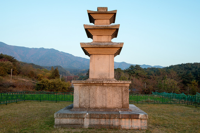 마동 삼층석탑.