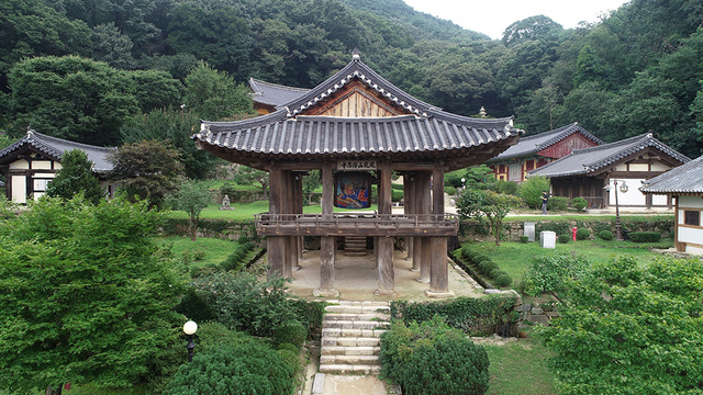 영주 부석사 범종각.