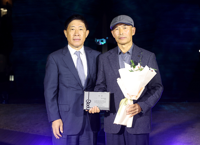 포항 스틸에세이 가작 이원락