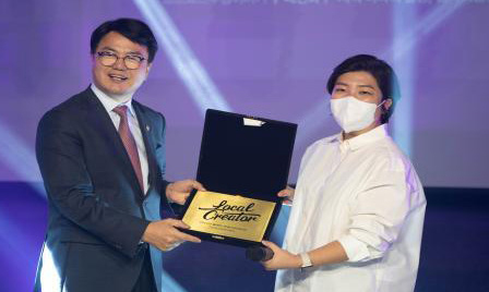 2022 중기부 주관 최우수 로컬크리에이터에 선정된 므므흐스 부엉이버거.