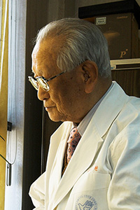 선린병원 협동원장 시절의 김종원.
