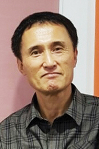 윤석홍 시인