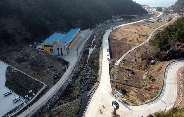 논농사 복원을 위해 정지작업 및 기반 시설을 끝낸 서면 태하리 삼거리 현장 /울릉군기술센터제공