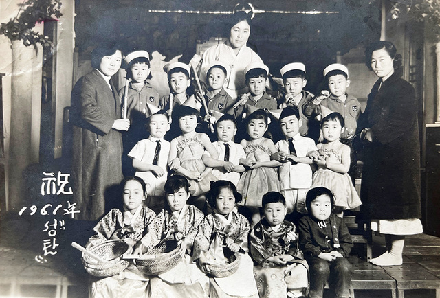 구룡포교회 부설 유치원 성탄행사(1961). /정재원 제공