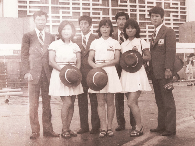 경북대학교 재학 시절 정구 국가대표로 일본에서 열린 국제대회에 참가했다.
