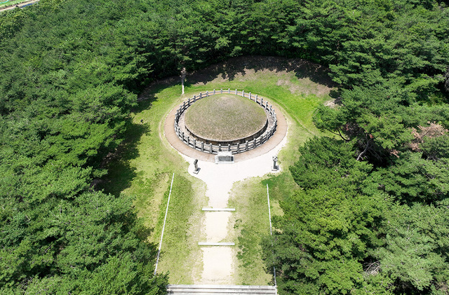경주시 충효동엔 삼국통일의 과정에서 가장 큰 공을 세운 김유신의 묘가 있다. /사진 이용선기자