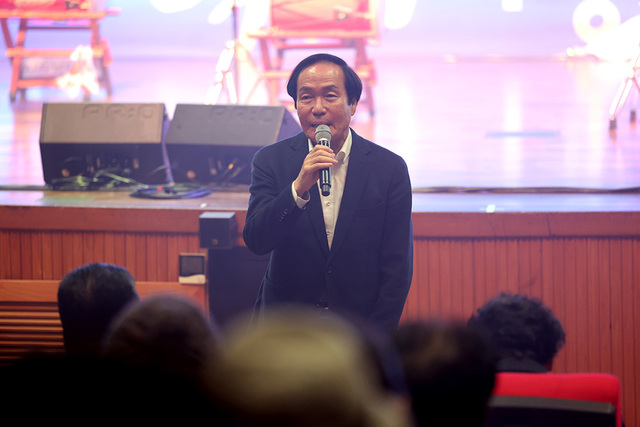 김주수 군수가 인사말하고 있다.