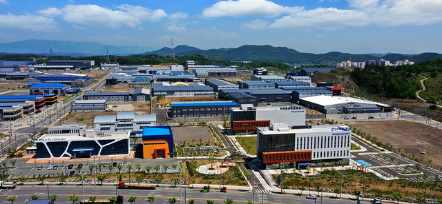 경산의 산업지도를 바꾼 경산지식산업지구에 입주한 국책 연구소들.