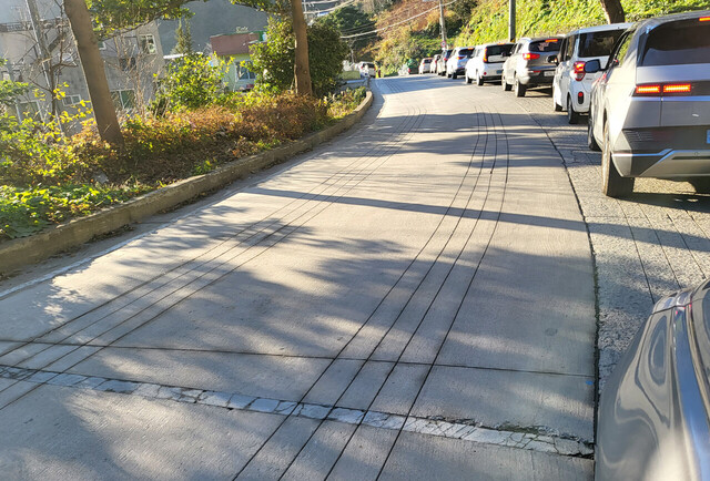 울릉읍 도동2리 삼거리에서 LH아파트까지 공사가 진행되고 있다.