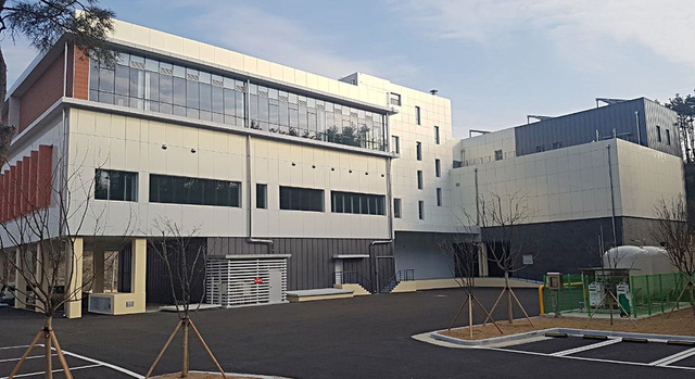 지역 특화산업의 하나인 화장품산업의 전진기지인 글로벌코스메틱비지니스센터.