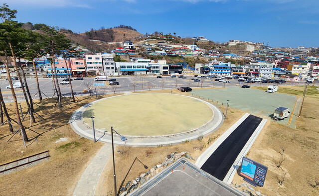 동해시 묵호항 여객선 터미널 앞 광장 