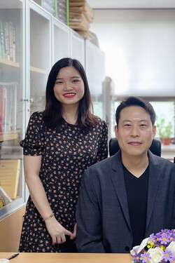 국제 저널에서 최우수 논문상을 받은 딩티깜뚜 연구교수와 이윤재 교수.