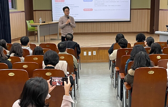 금옥중학교에서 독도 캠페인이 열리고 있다.  /독도사랑운동본부 제공