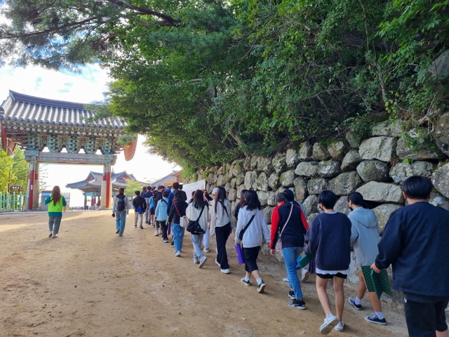 수학여행 학생들. /경주시 제공