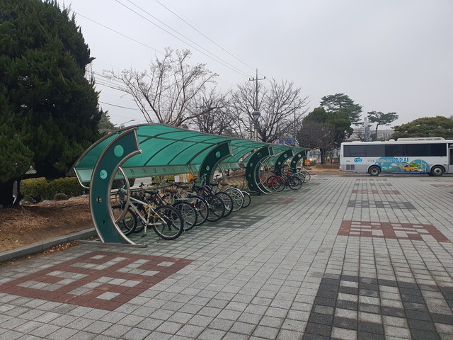 상주시에서 설치한 자전거 보관대. /상주시제공