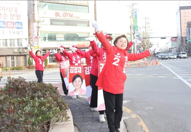 29일 선거 유세중인 포항북구 국민의힘 김정재 후보 / 김정재 후보측 제공