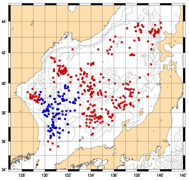 1993년 1월~2024년 2월 동안의 동해 소용돌이 발생분포(직경 60km이상, 지속기간 60일 이상). 파란색은 동해 남서부 해역이다./울릉도독도해양연구기지