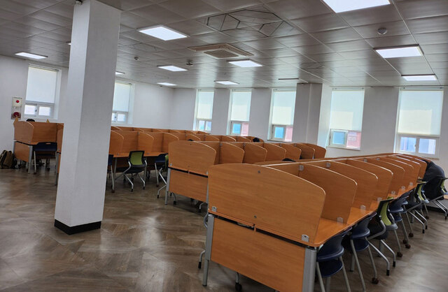 텅텅 비어 있는 포항 공공도서관 열람실. /장은희기자 jangeh@kbmaeil.com