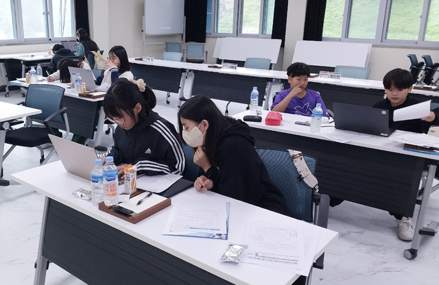 창의력으로 연구하는 울릉초등학생들./울릉교육지원청