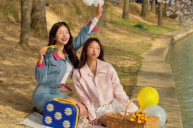 _’레디 투 트래블 여행 인증샷’ 이벤트 연출 이미지. /라한호텔제공