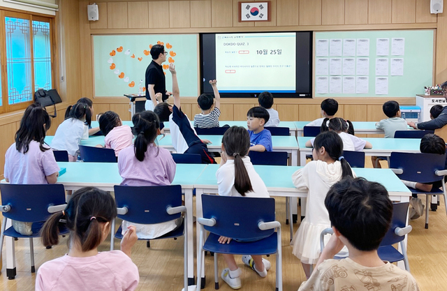 숫자로 알아보는 대한민국의 땅 독도 강의에 나선 조종철 사무국장./독도사랑운동본부