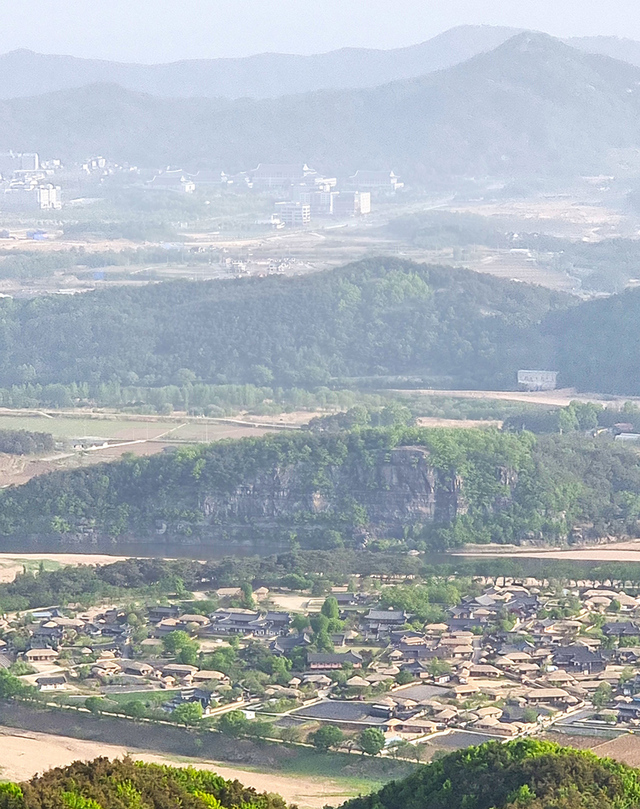 멀리서 바라본 안동 하회마을.