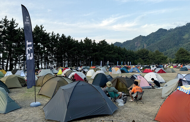 현포분교 야영장 500여명의 하이킹 참가자들의 텐트./울릉산악구조대