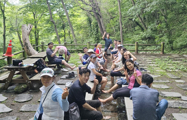독도아카데미 교육생들의 나리분지 신령수 탐방./독도아카데미