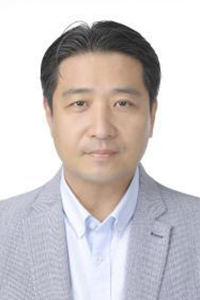 전인건 초대 관장 
