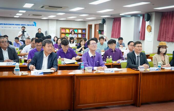 남한권 울릉군수를 비롯해 박우량 신안군수 , 임현택 옹진부군수와 관계자들이 참석했다./울릉군