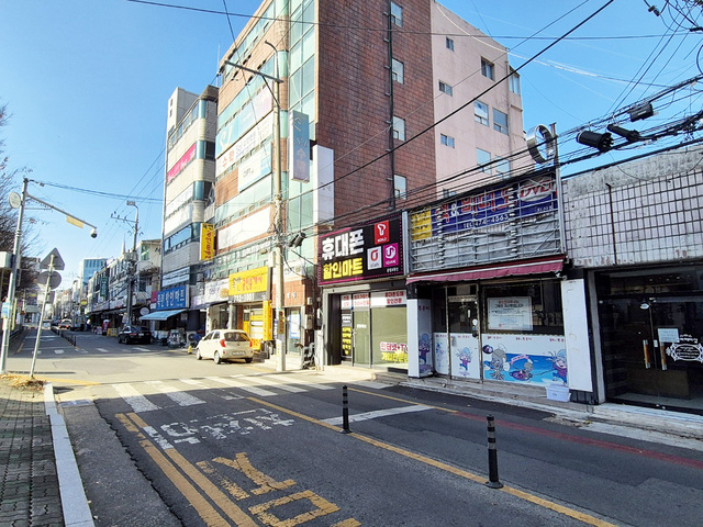 지산목련시장 주차장 조성을 위해 새로 선정된 부지.  /장은희기자
