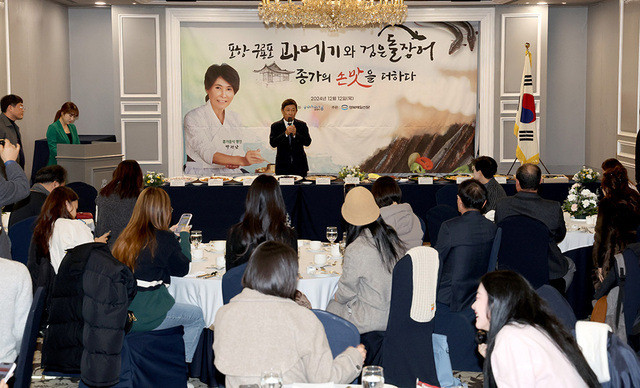 최윤채 경북매일신문 사장이 인사말하고 있다. 