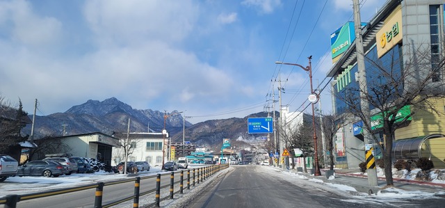 문경의 진산 ‘주흘산’ 아래 문경읍